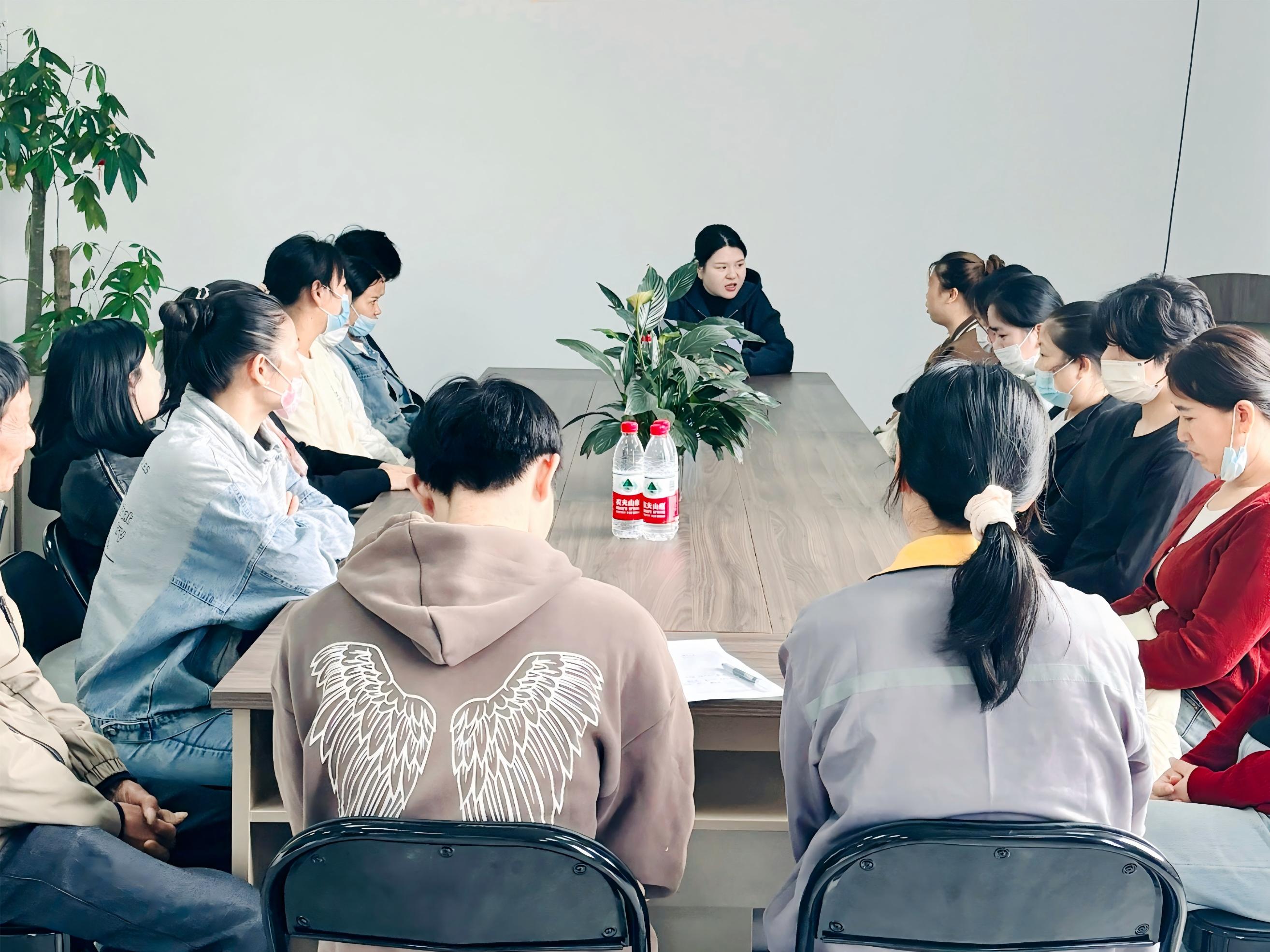 Shanghai Silk Optical Technology fördert Innovation und Dialog auf herausragendem Mitarbeitersymposium