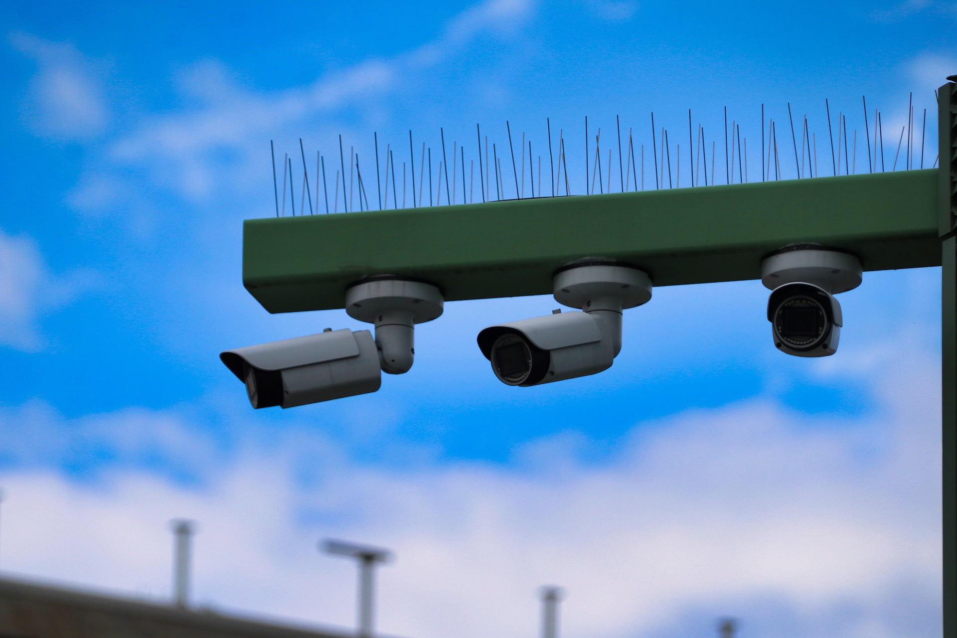 Durchbrüche in der Low-Light-Sicherheitslinsentechnologie: Schwarzlicht F1.0 vs. Infrarotbeleuchtung